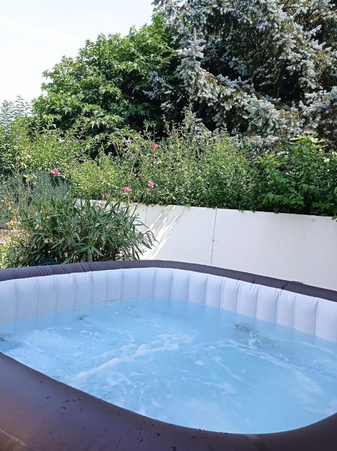 Les Rosiers - Maison Avec Jacuzzi Brive-la-Gaillarde Eksteriør billede
